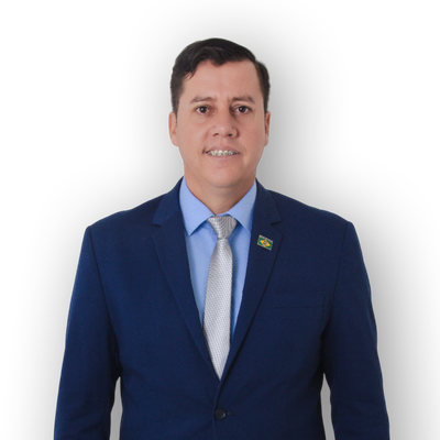 ANDRÉ-POZZOBOM-768x768.png