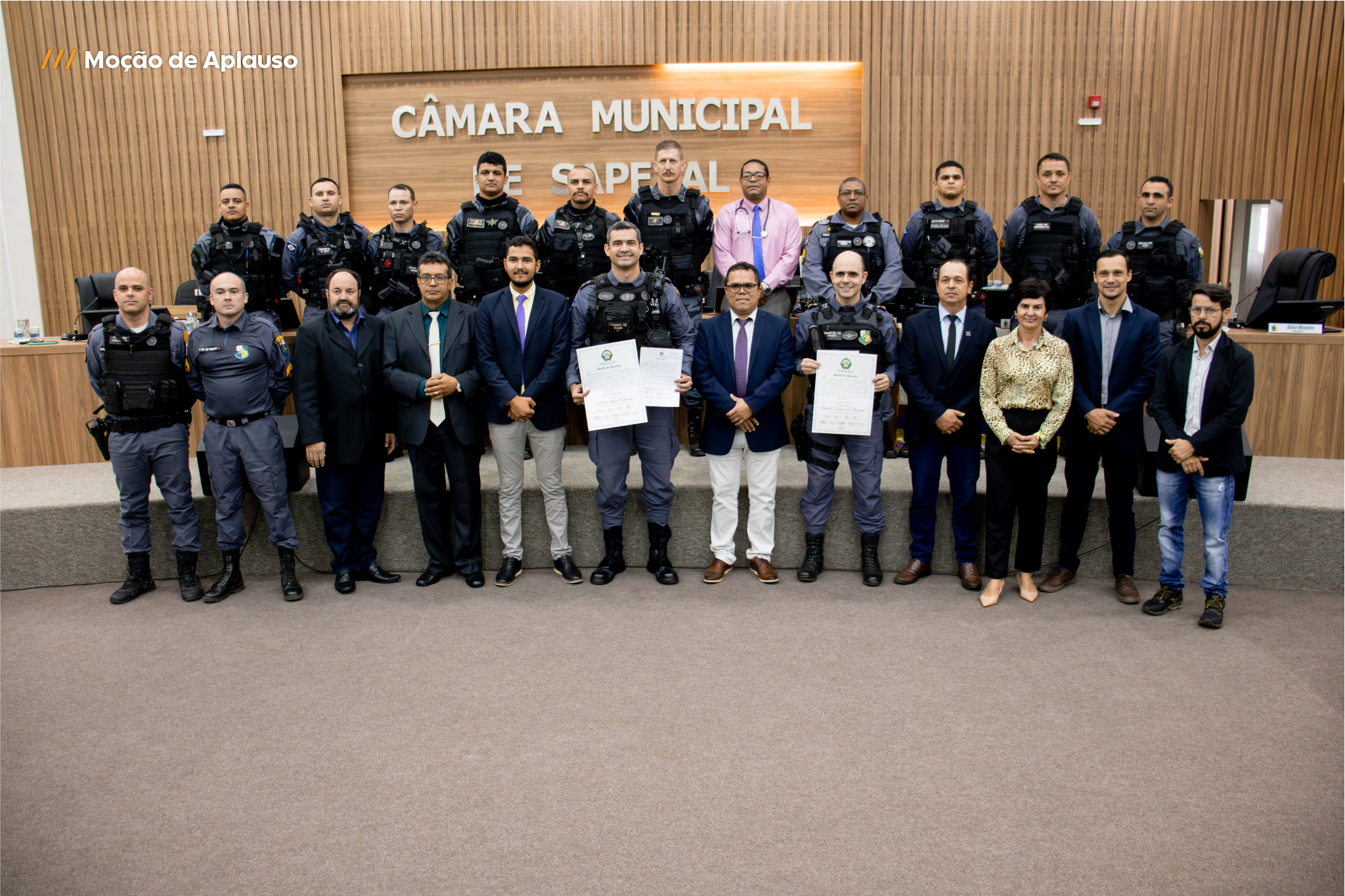 Câmara homenageia policiais militares pela bravura no combate ao tráfico de entorpecentes