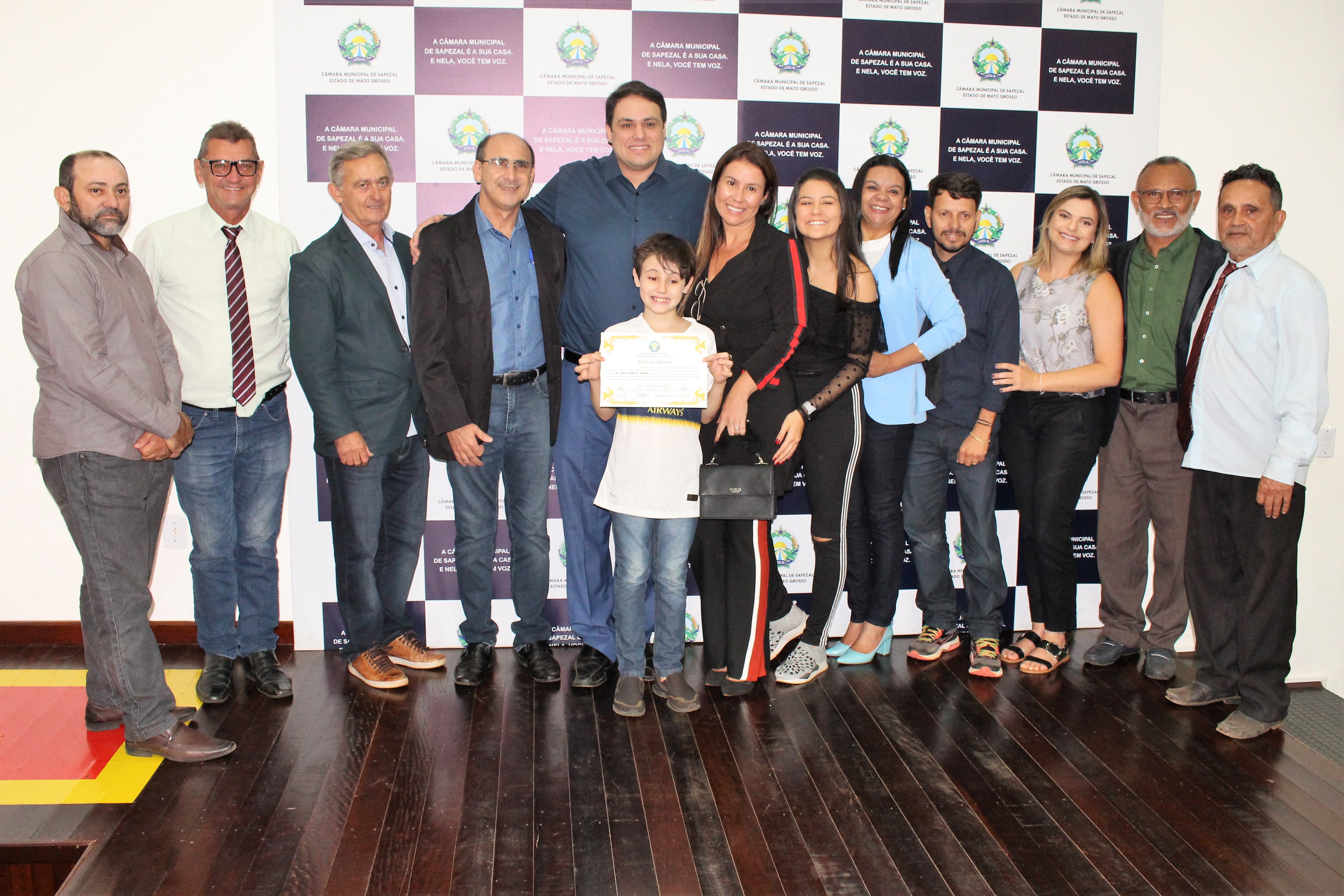 MÉDICO CIRURGIÃO DR. DIOGO VIANNA DE ARRUDA RECEBE HOMENAGEM DA CÂMARA MUNICIPAL DE SAPEZAL