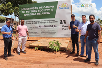 Vereadores realizam vistoria em obras do complexo esportivo no Bairro Água Clara