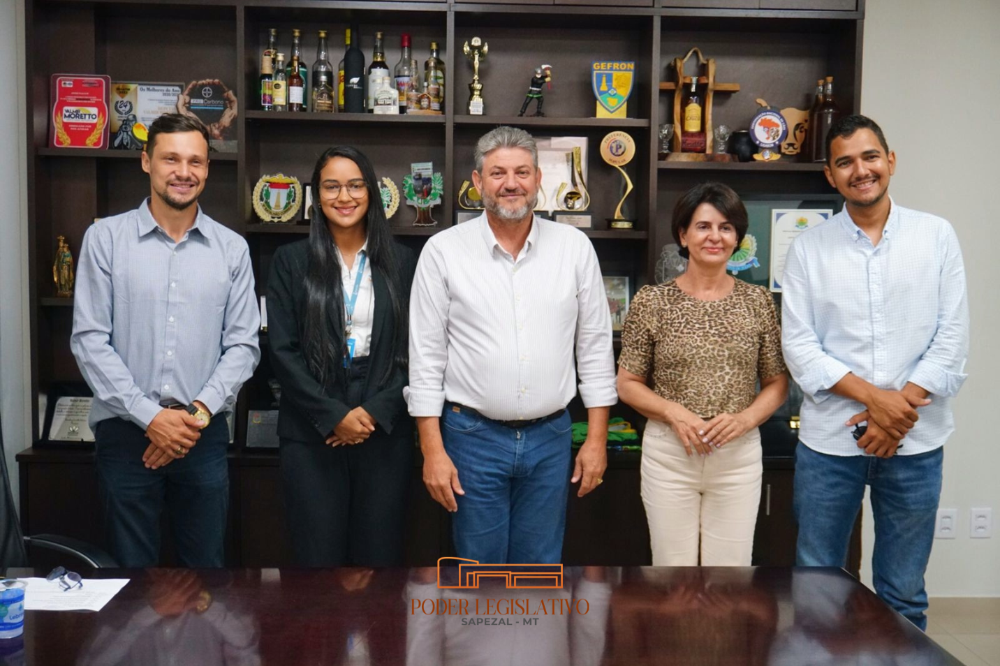 Vereadores se reúnem com representante da Energisa em Cuiabá para discutir oscilações e quedas de Energia em Sapezal